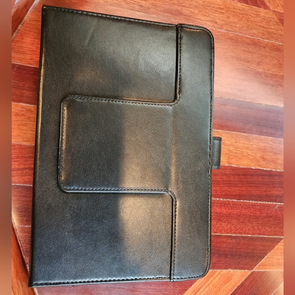 Cooper keyboard case for 7-8" tablets - Picture 4 of 11